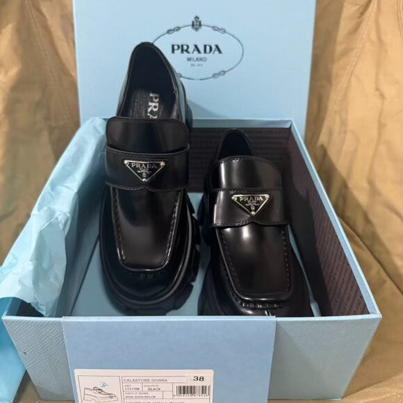 Prada Women's Black Loafers - Picture 4 of 5